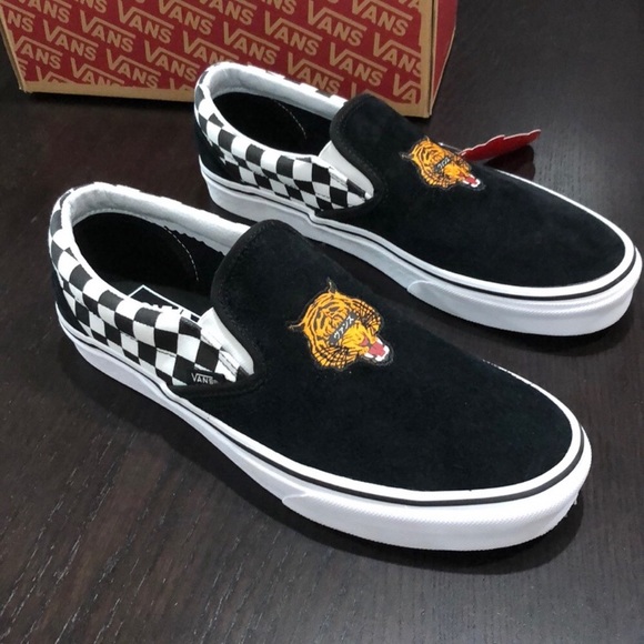 tiger check vans slip on